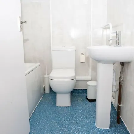 Top Floor Studio Near City شقة *